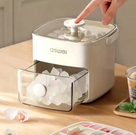 Forma de gelo com reservatório para 48 cubos — detalhe do produto